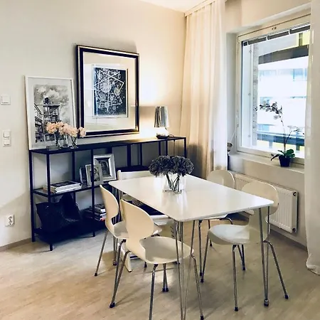 With 3 Bedrooms 10 Minutes From City Center Apartamento Helsinki